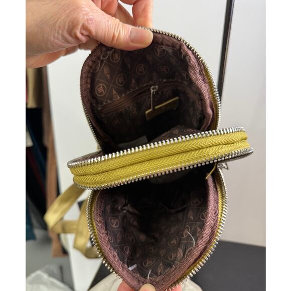 London Fog Gold Crossbody Bag, NWT - Picture 10 of 13